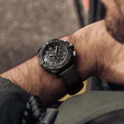 Avenger B01 Chronograph 44 Night Mission