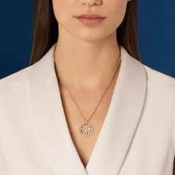 Pendentif Bee de Chaumet en or rose