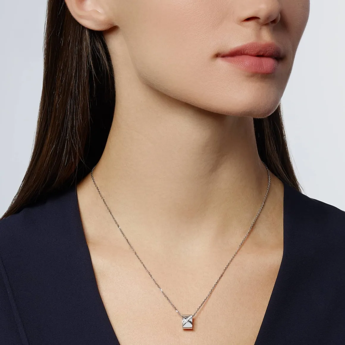 Pendentif Liens Évidence Or blanc, diamants 085186