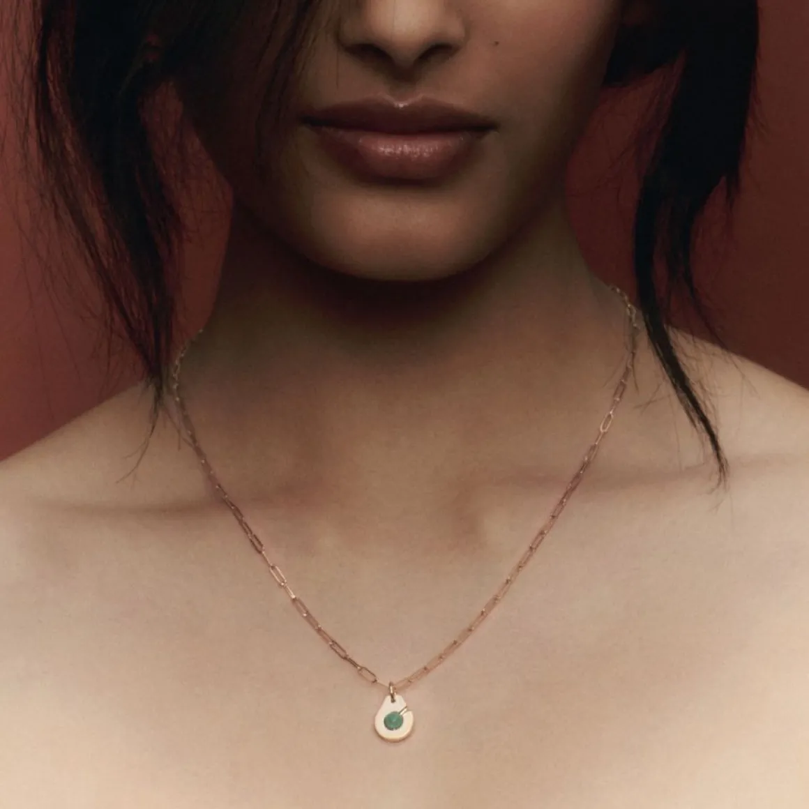 Pendentif Menottes dinh van R10 Chrysoprase or jaune et chrysoprase