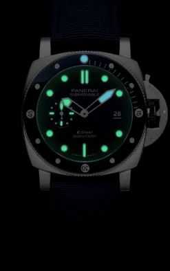 Submersible QuarantaQuattro eSteel™ Blu Profondo