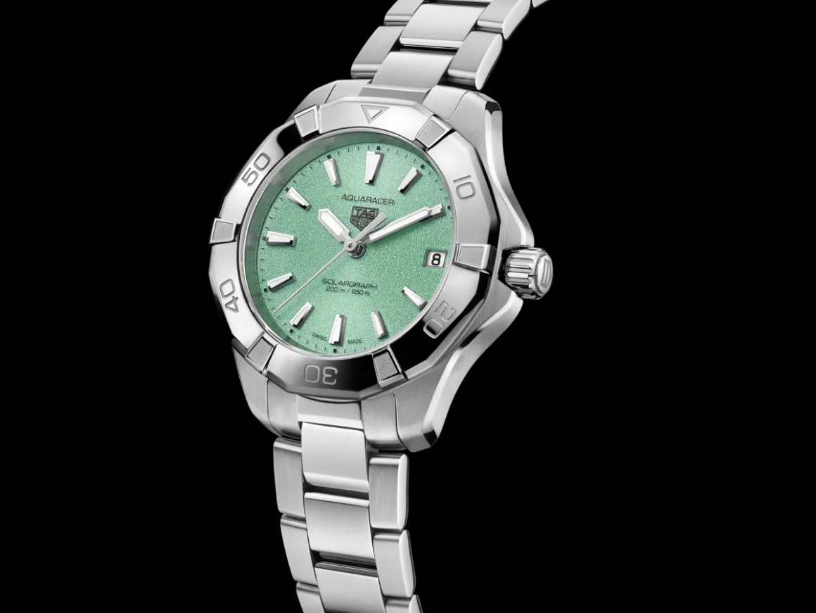 TAG Heuer Aquaracer Professional 200 Solargraph