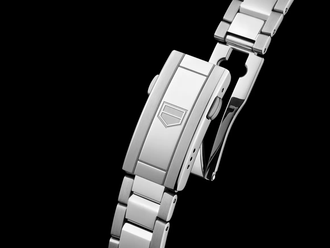 TAG Heuer Aquaracer Professional 200 Solargraph