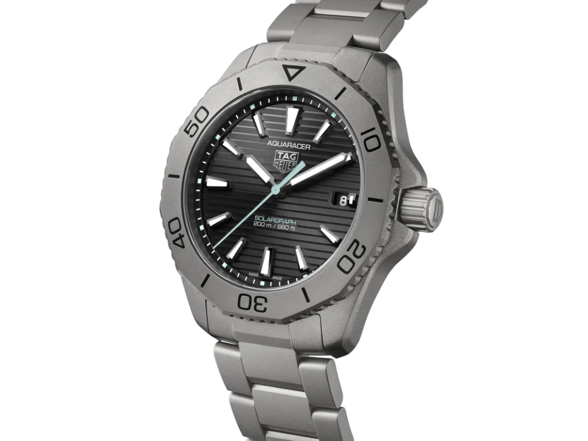 TAG Heuer Aquaracer Professional 200 Solargraph