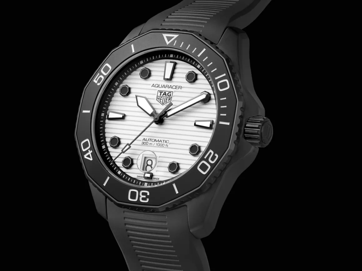 TAG HEUER AQUARACER PROFESSIONAL 300