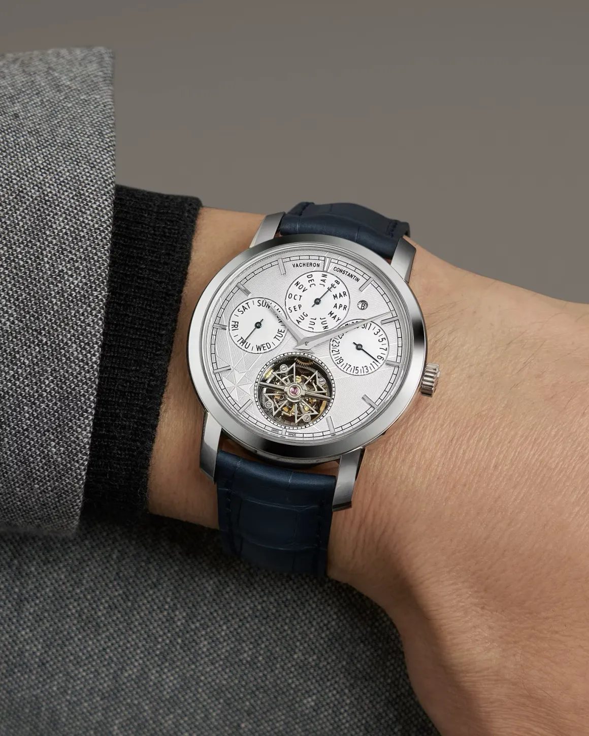 TRADITIONNELLE TOURBILLON QUANTIÈME PERPÉTUEL